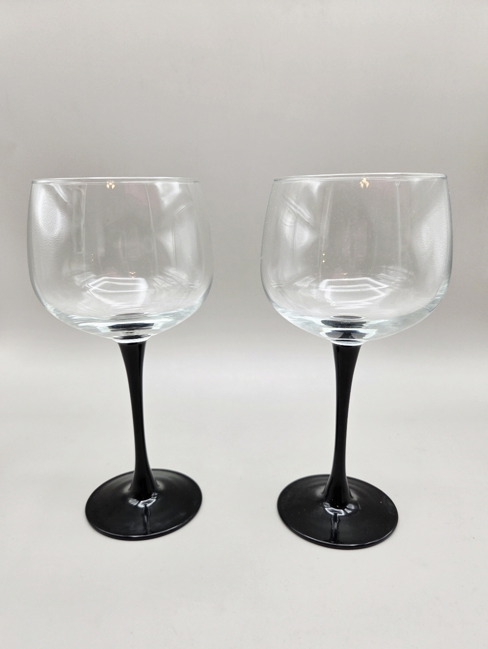 Vintage Domino Signature Clear Wine Glasses with Black Stems